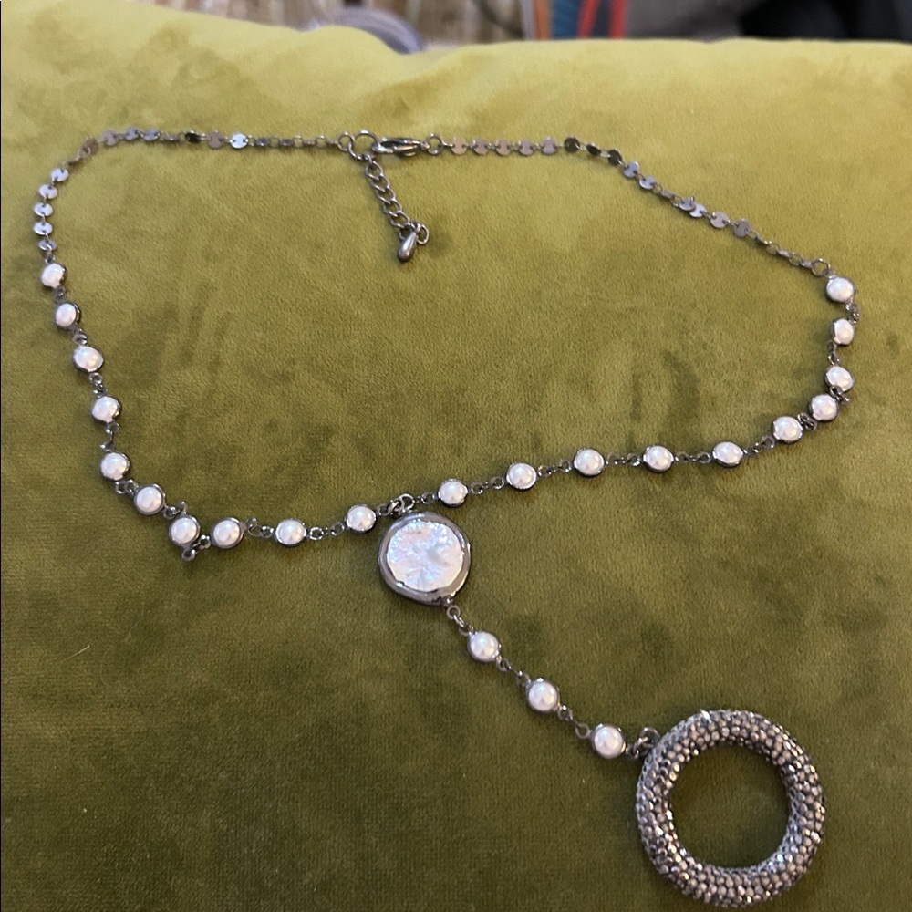 Elegant Silver and Pearl Necklace
